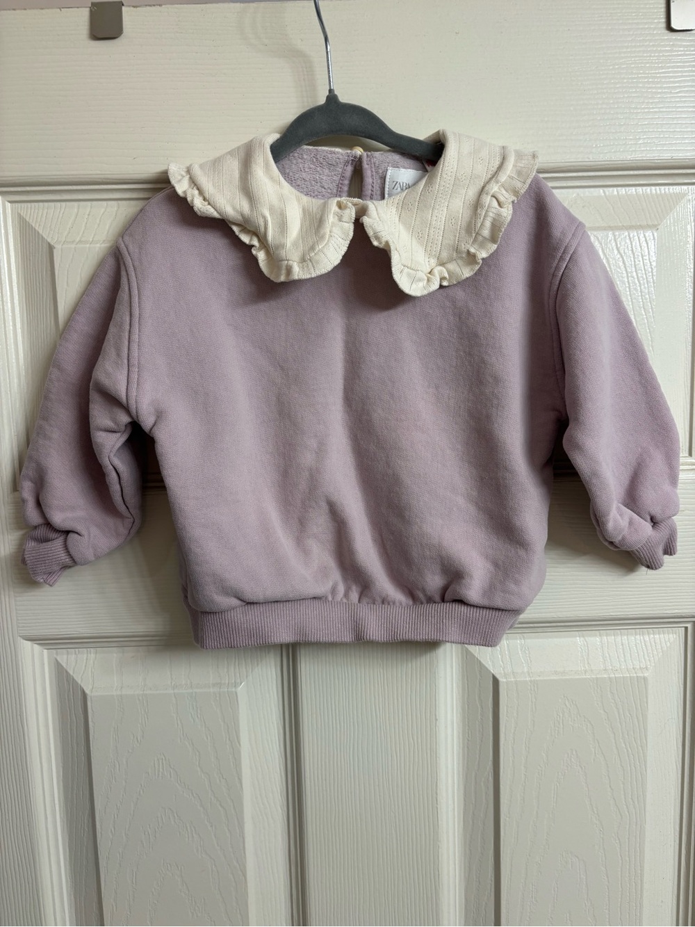 Zara Lavender Pullover Sweatshirt with Cream Ruffle Collar